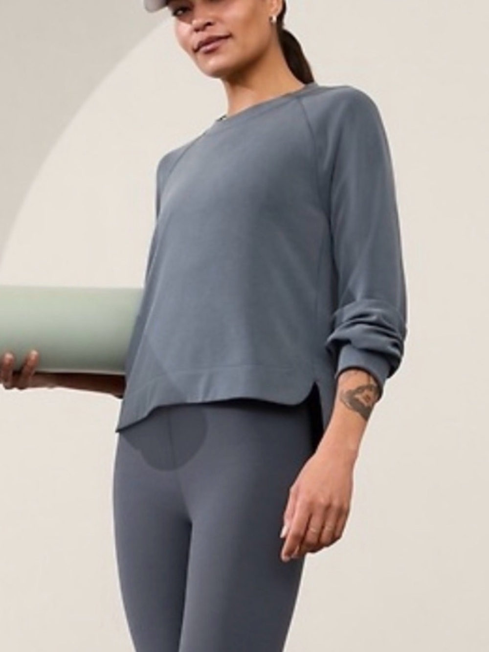 Athleta Seasoft Crewneck Sweatshirt Grey Size Small comfy soft athleisure lounge
